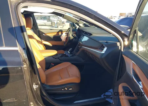 2022 Cadillac Xt5 Premium Luxury z USA, uszkodzony, nr VIN 1GYKNCRS4NZ154675